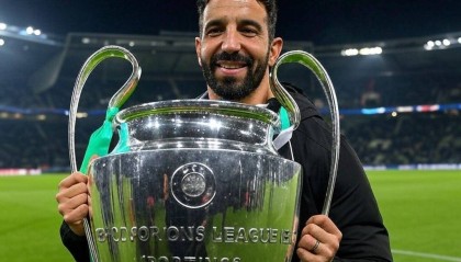 英超锁定5队踢欧冠，曼联却只能力争开拓第6个！球迷担心B费累垮