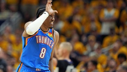 SGA称不能满足于此前胜利 杰威：我从小打控卫