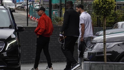 曼城盯上荷兰飞翼杜姆弗里斯，右后卫位置迎来新变革？