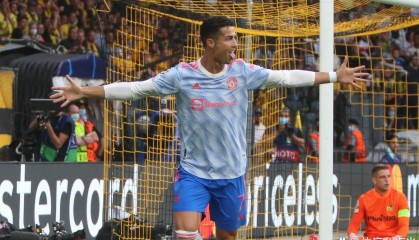 欧冠射手榜再迎变局！梅西的纪录危在旦夕，或将被莱万多夫斯基反超