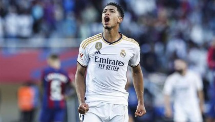 皇马21岁巨星真性情：飞身滑铲，怒吼维尼修斯！已成领袖