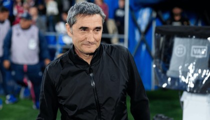 2-0，61岁前巴萨主帅发威：率队2连胜，提前2轮获下赛季欧冠席位