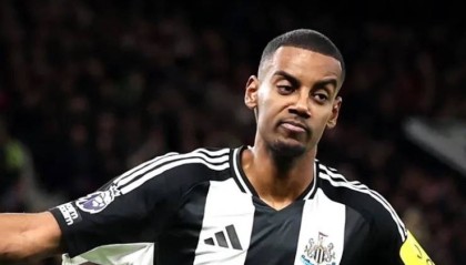 1.8亿欧？曝利物浦签19球神锋，纽卡标出天价，有钱为啥不续约萨拉赫