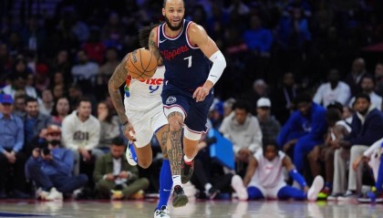 自由球员科菲加盟雄鹿 此前6年均效力于快船