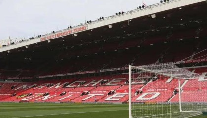 破产倒计时vs20亿英镑豪赌：曼联的生死劫！拆球场还是拆招牌？