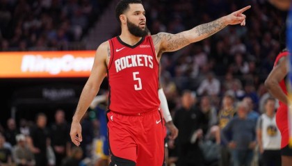 大幅降薪!范弗里特2年5000万美元留火箭 明夏球员选项