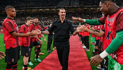 16场16套首发！孔塞桑的‘魔幻排列组合’让米兰球迷崩溃：这锅谁来背？