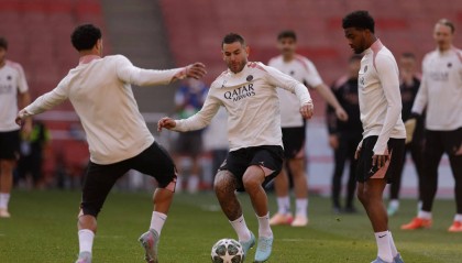 欧冠决赛站队大戏！马赛主帅德泽尔比：巴黎？国米？我选网飞！这话里有话！