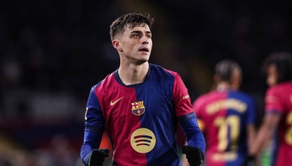 精准制导！22岁佩德里展现大师级视角，现场高清追踪令人叹为观止