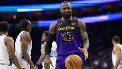 相信玄学!湖人本赛季身披城市版球衣1胜9负 他们将不会再穿